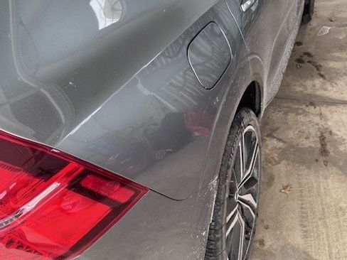 Used 2019 Volvo XC60 T5 R-Design w/ Protection Package Premier image 8