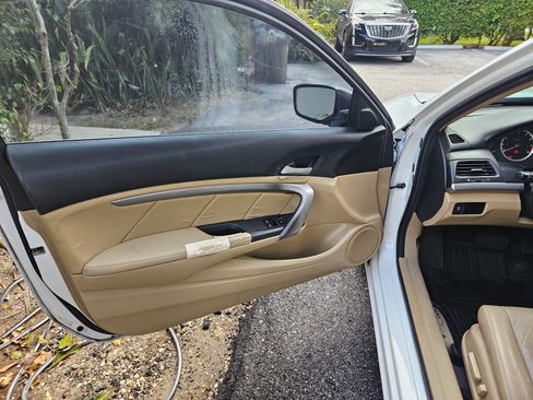 Used 2011 Honda Accord EX-L image 15