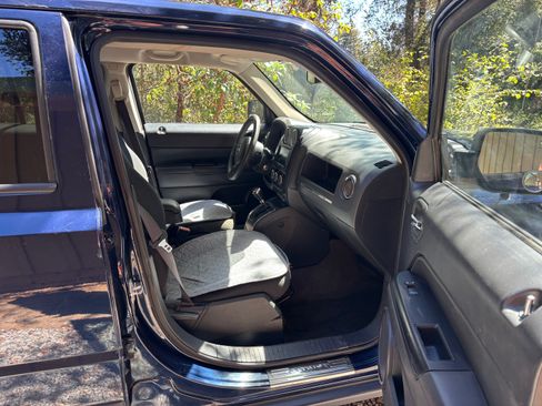 Used 2017 Jeep Patriot Sport w/ Power Value Group FWD image 6