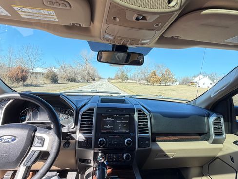 Used 2015 Ford F150 Lariat w/ Equipment Group 502A Luxury image 8