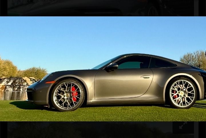 Used 2020 Porsche 911 Carrera image 1