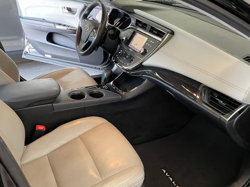 Used 2014 Toyota Avalon Limited FWD image 13