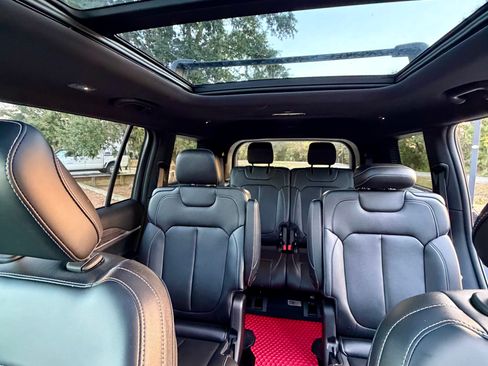 Used 2024 Jeep Grand Cherokee L Limited w/ Black Appearance Package image 12