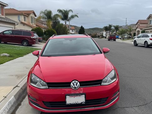 Used 2015 Volkswagen Golf TDI SE image 2