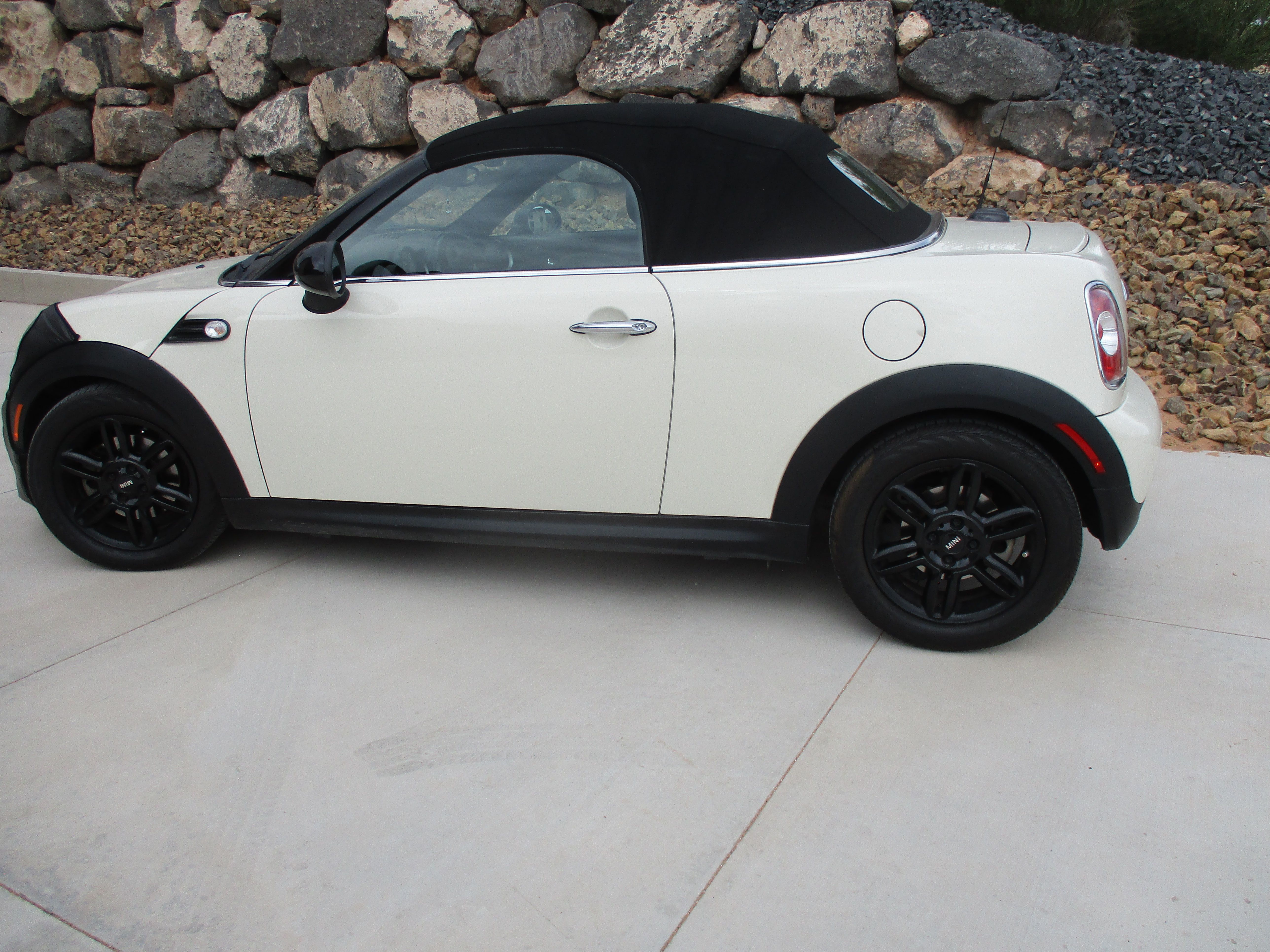 Used 2013 MINI Cooper Roadster FWD image 5