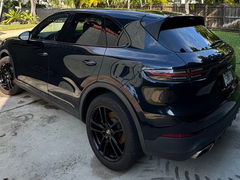 Used 2019 Porsche Cayenne image 2