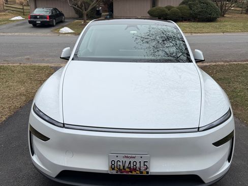 Used 2026 Tesla Model Y Long Range image 2