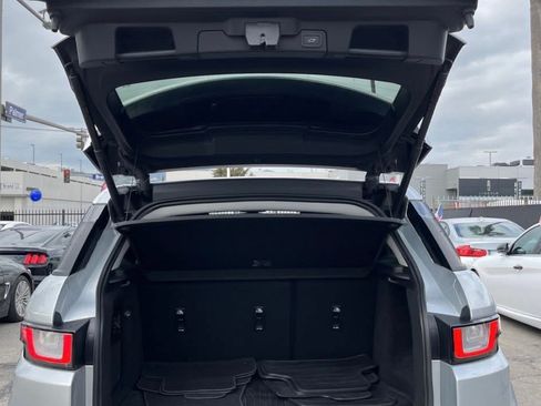 Used 2019 Land Rover Range Rover Evoque SE image 15