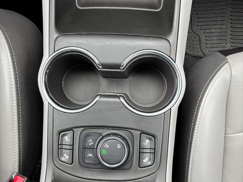 Used 2022 GMC Terrain SLT AWD/4WD image 23