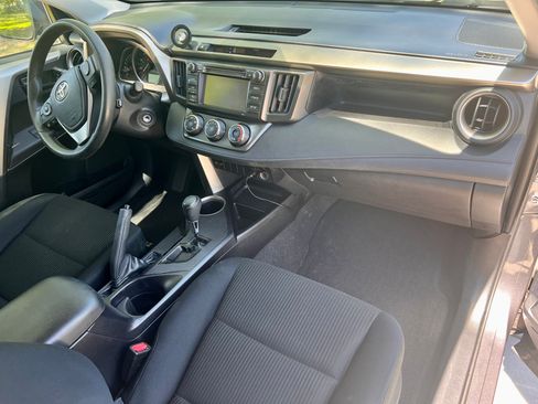 Used 2015 Toyota RAV4 LE image 24