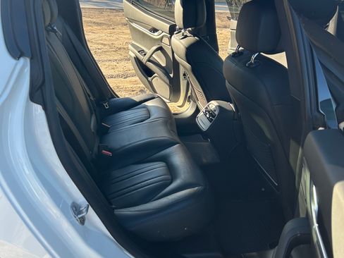 Used 2021 Maserati Ghibli image 14