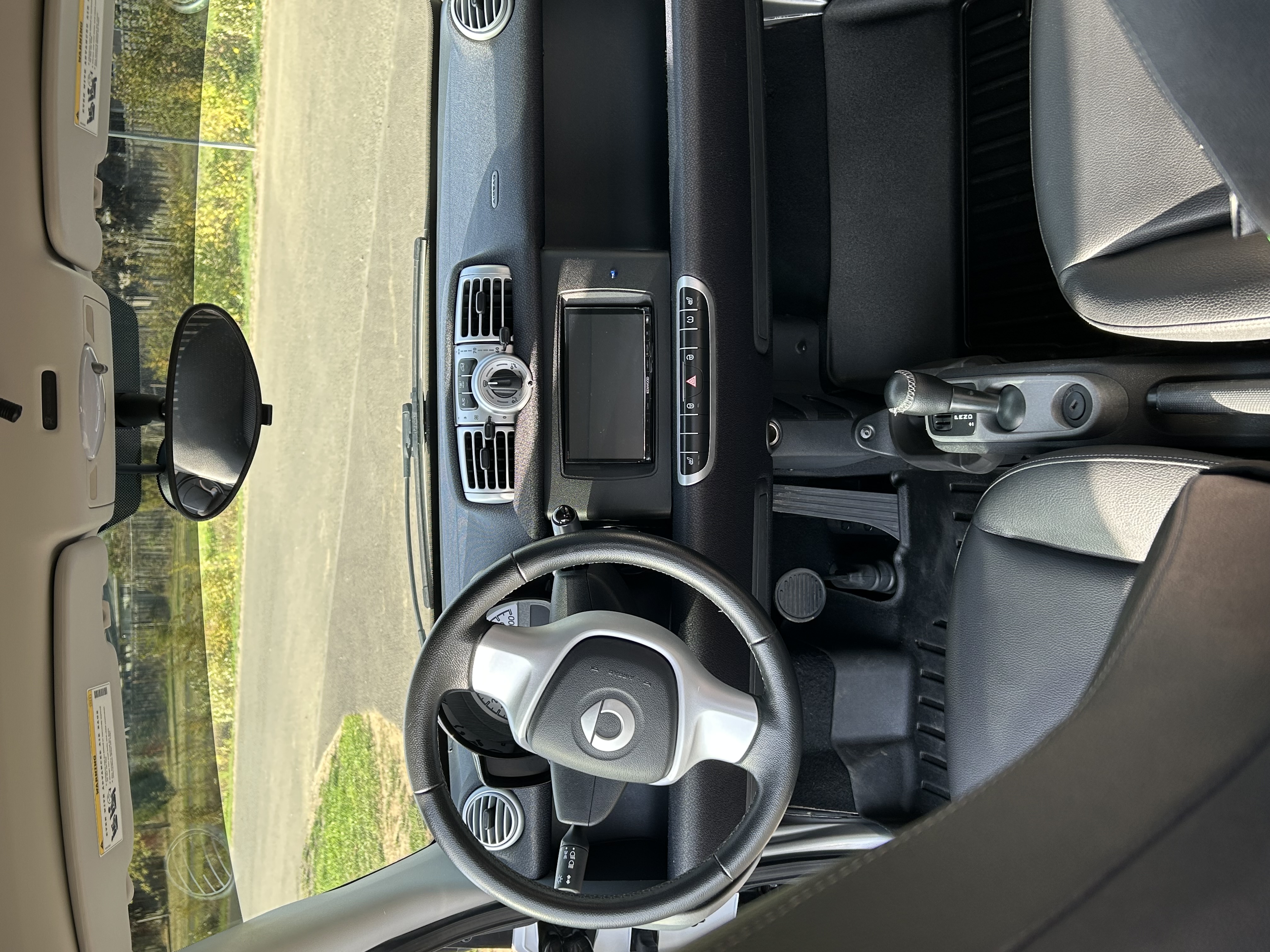 Used 2014 smart fortwo pure RWD image 14