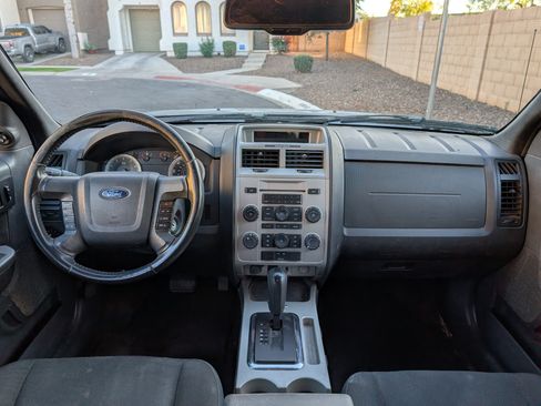 Used 2009 Ford Escape XLT image 9