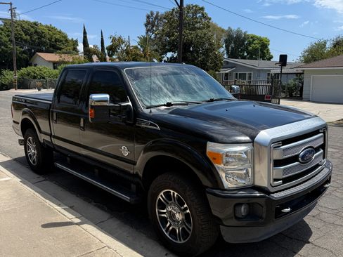 Used 2016 Ford F250 Platinum AWD/4WD image 4