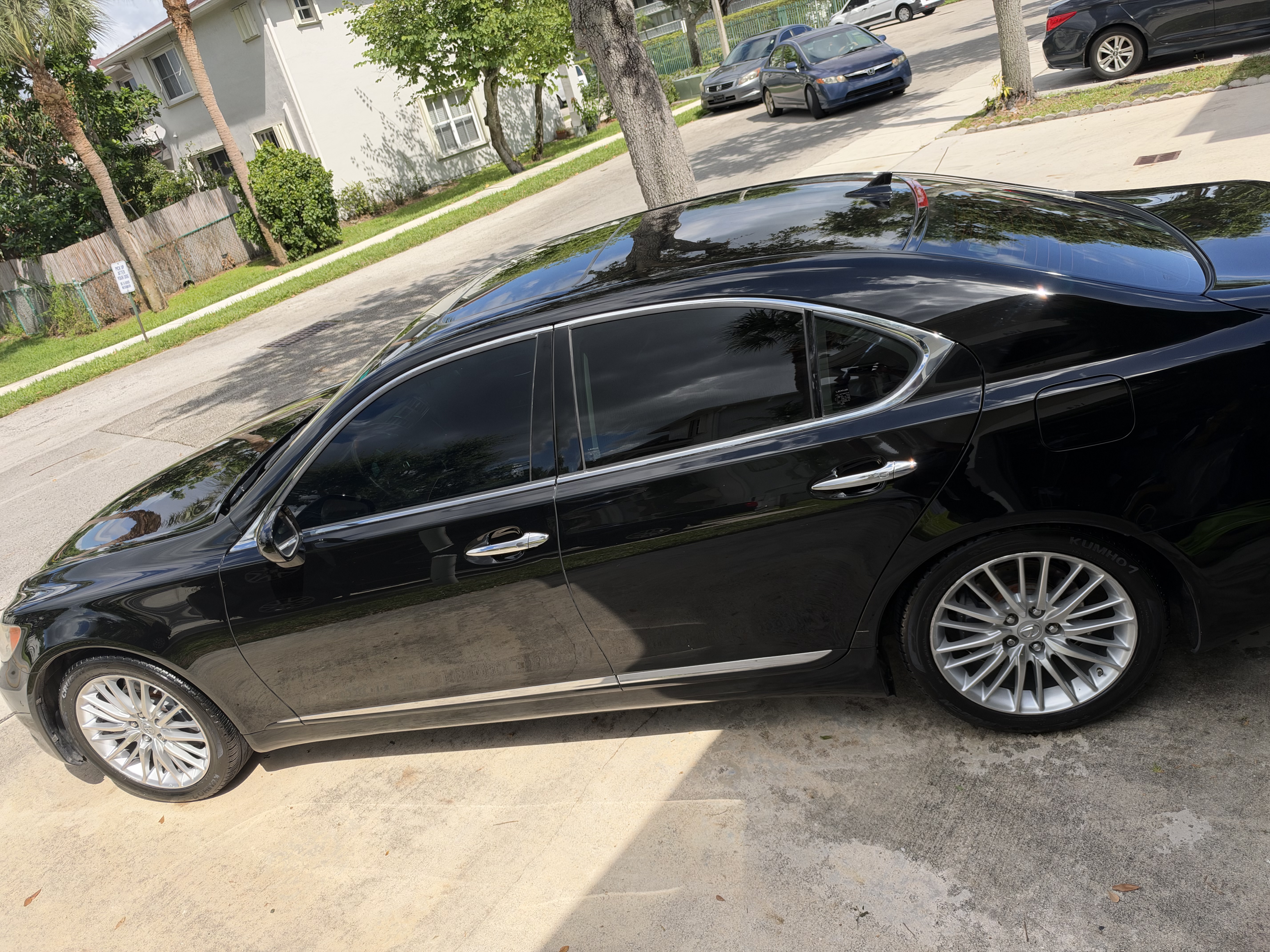 Used 2008 Lexus LS 460 RWD image 2