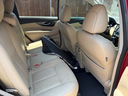 Used 2016 Nissan Rogue SL w/ SL Premium Package FWD image 8