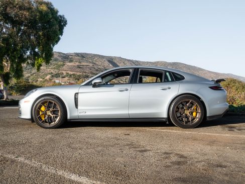 Used 2019 Porsche Panamera GTS AWD/4WD image 5