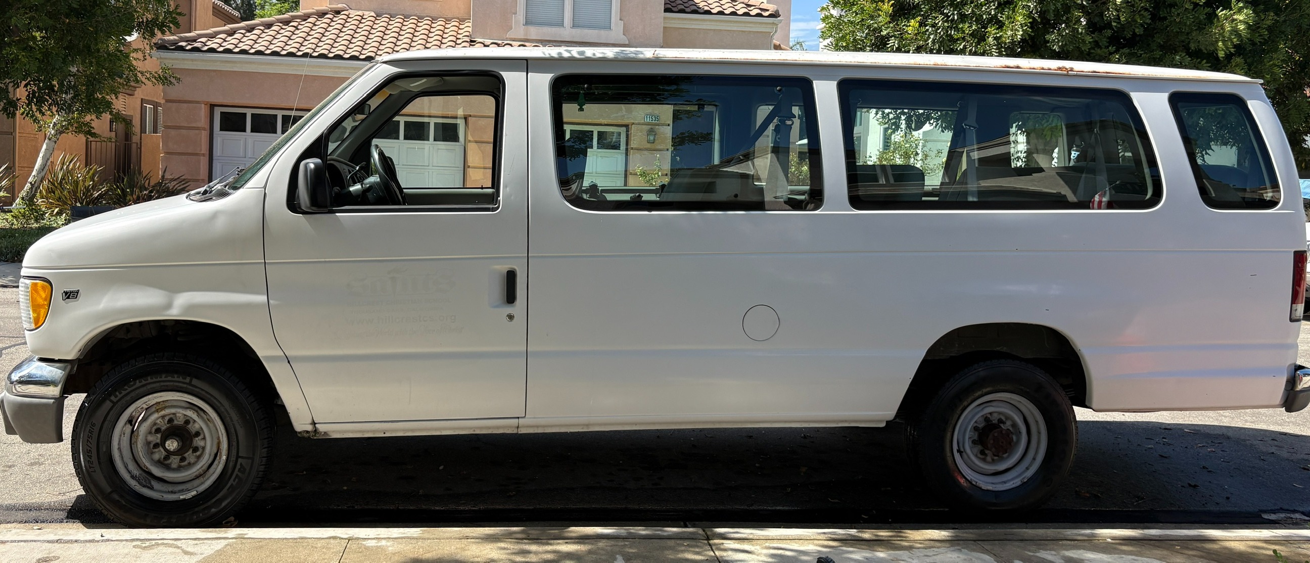 Used 1999 Ford E-350 and Econoline 350 Club Wagon RWD image 4