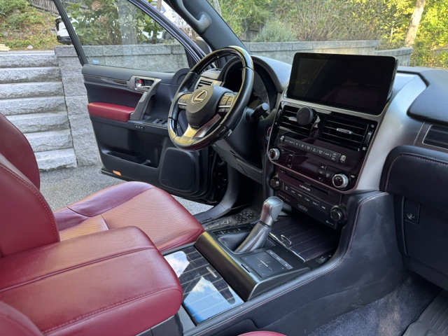 Used 2022 Lexus GX 460 Luxury w/ Sport Design Package AWD/4WD image 12