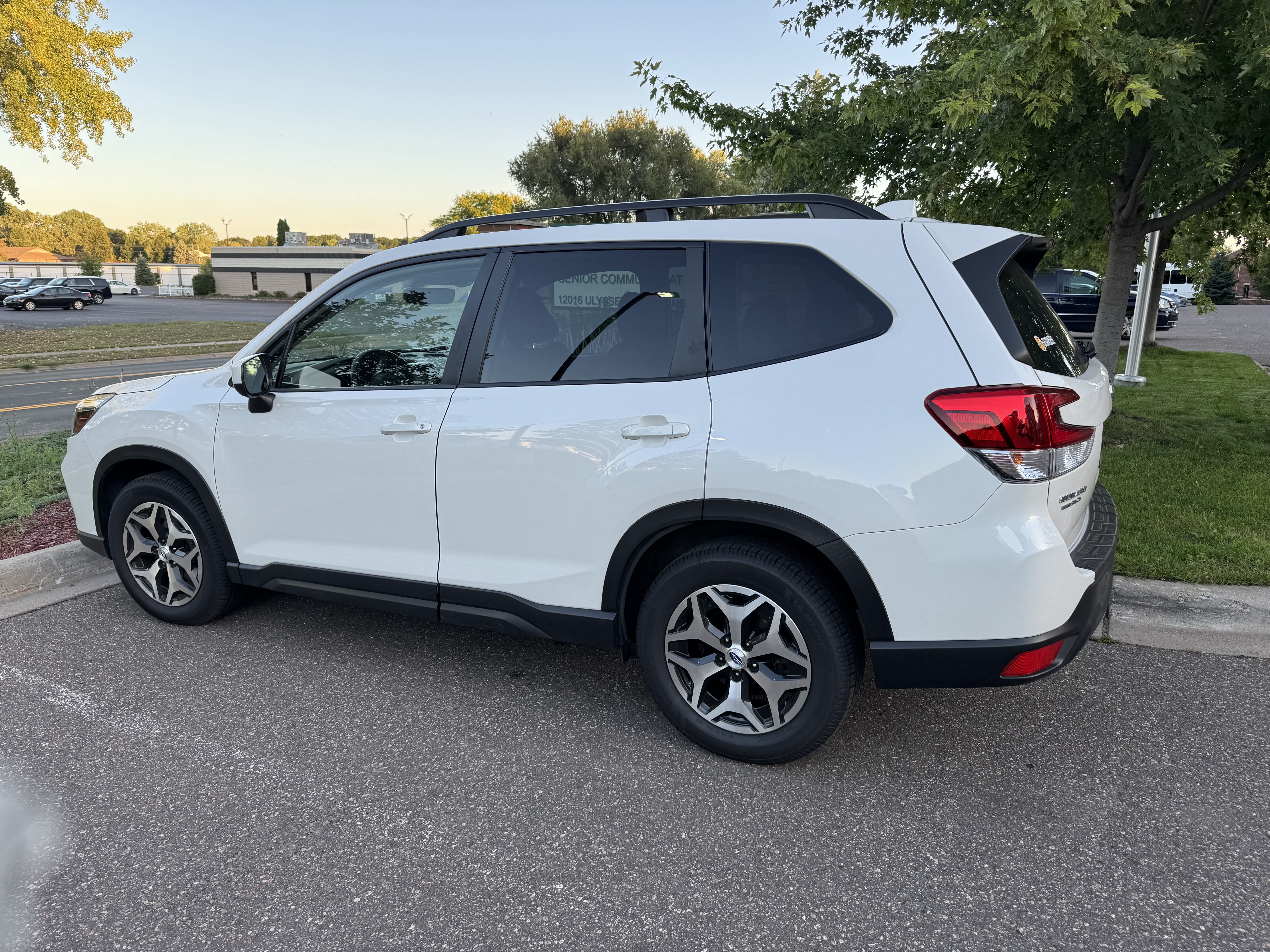 Used 2020 Subaru Forester Premium AWD/4WD image 9