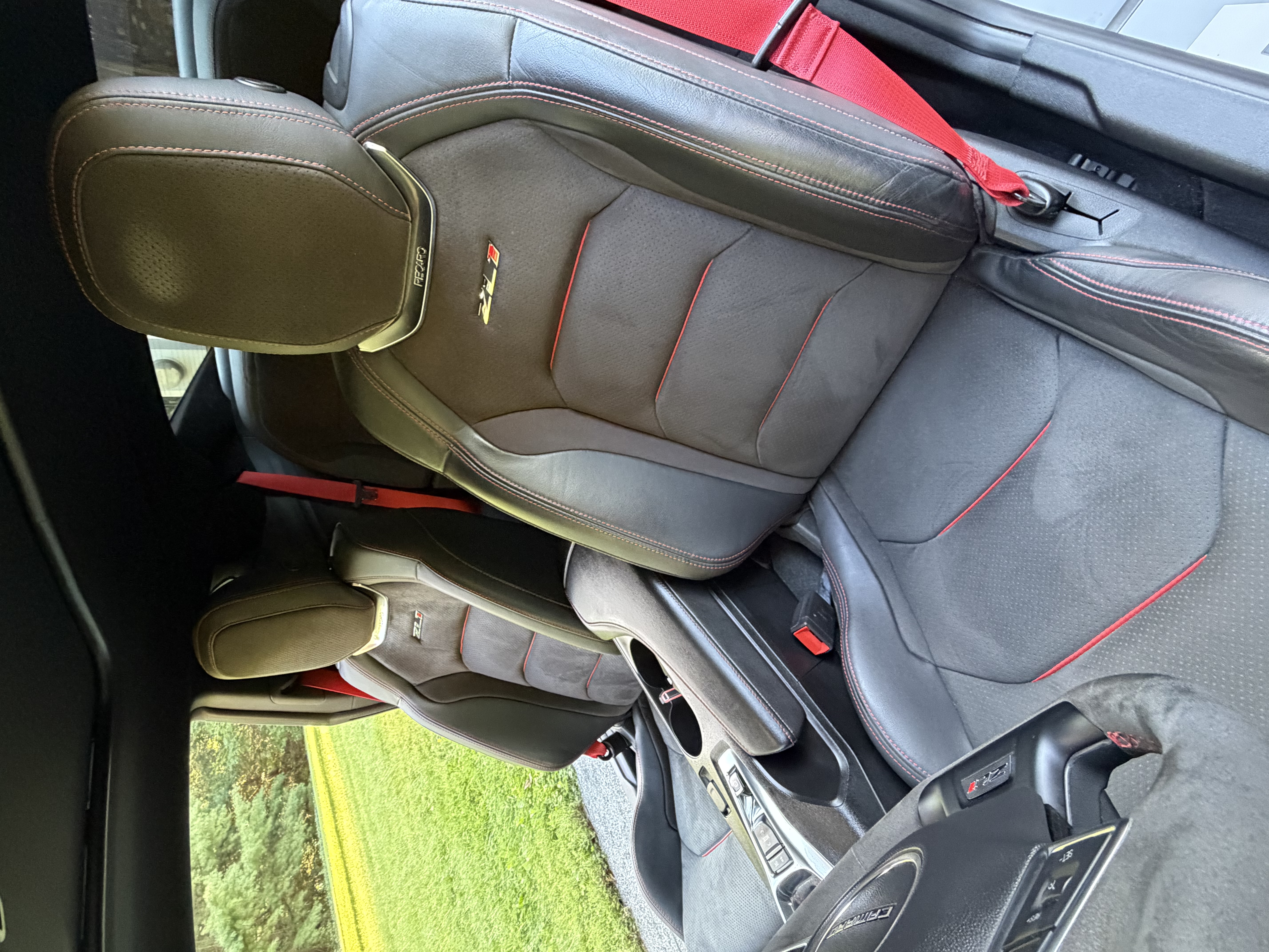 Used 2019 Chevrolet Camaro ZL1 RWD image 19