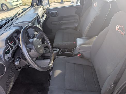 Used 2010 Jeep Wrangler Unlimited Sport image 8