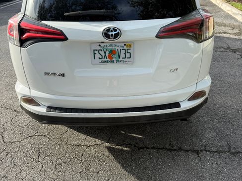 Used 2016 Toyota RAV4 LE FWD image 16