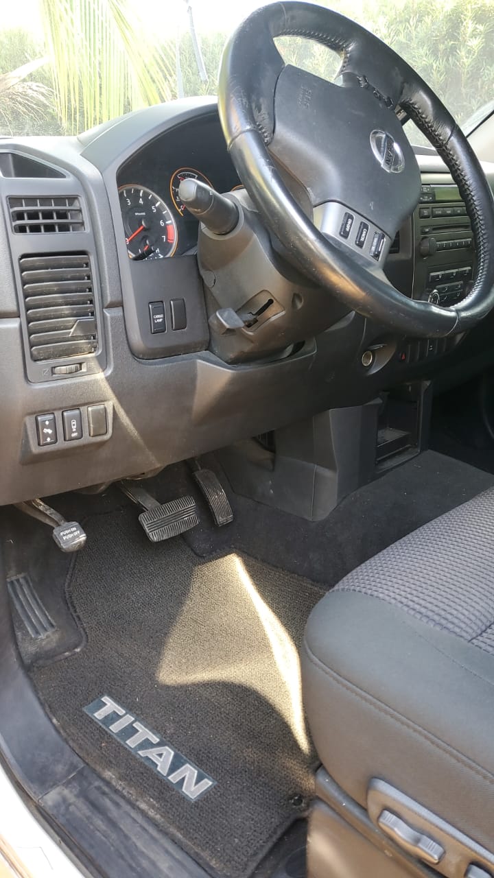 Used 2008 Nissan Titan SE AWD/4WD image 6