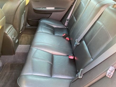 Used 2010 Chevrolet Malibu LTZ w/ HFV6 Engine Package image 17