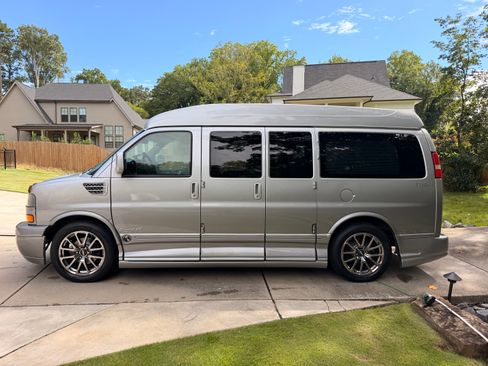 Used 2014 GMC Savana 1500 AWD image 5