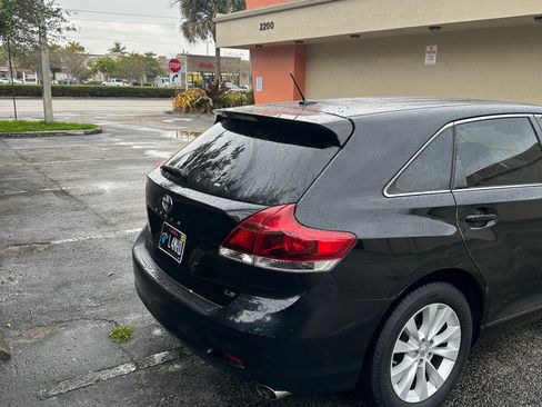 Used 2014 Toyota Venza LE w/ LE Convenience Package image 12