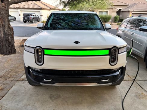 Used 2023 Rivian R1T Adventure AWD/4WD image 11