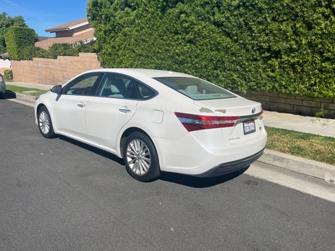 Used 2014 Toyota Avalon XLE Touring image 4