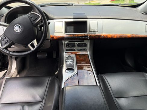 Used 2012 Jaguar XF RWD image 10