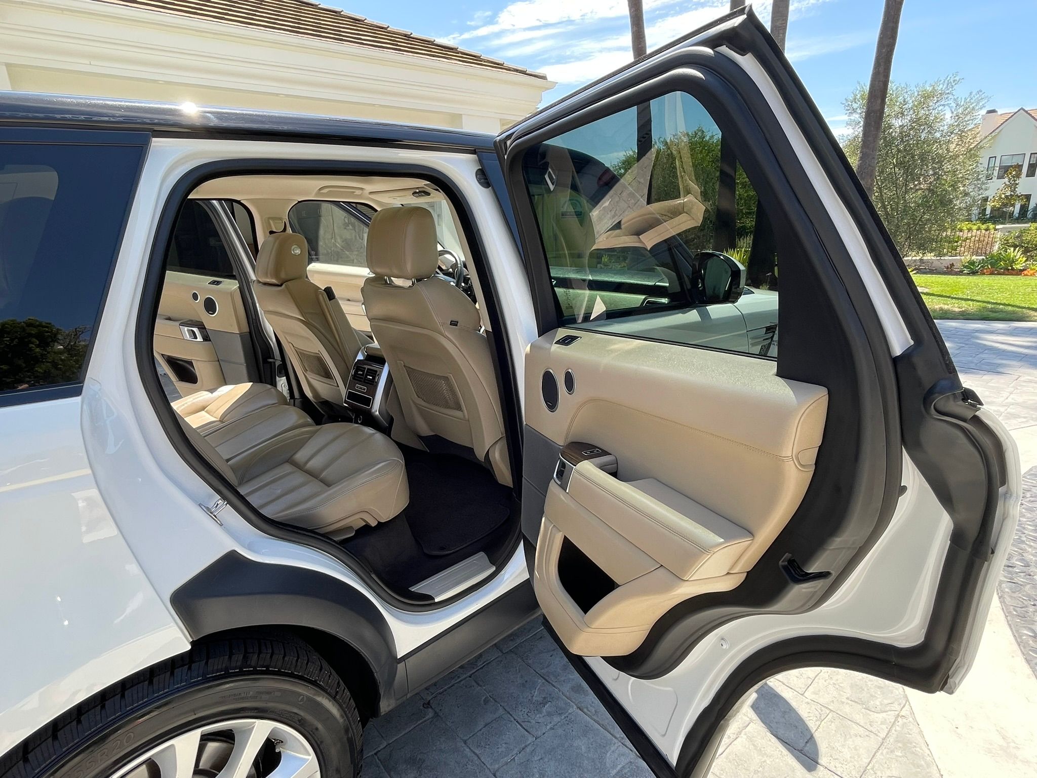 Used 2014 Land Rover Range Rover Sport HSE AWD/4WD image 15