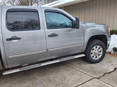 Used 2014 GMC Sierra 3500 SLE w/ SLE Preferred Package image 5