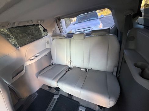 Used 2012 Toyota Sienna Limited image 14