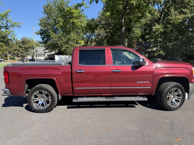 Used 2014 GMC Sierra 1500 SLT w/ Driver Alert Package AWD/4WD image 4