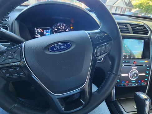 Used 2017 Ford Explorer Limited w/ Equipment Group 301A image 24