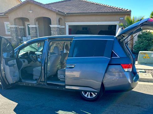 Used 2015 Honda Odyssey EX image 12