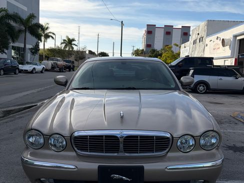 Used 2005 Jaguar XJ8 RWD image 5