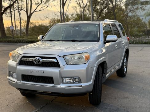 Used 2010 Toyota 4Runner Limited image 8