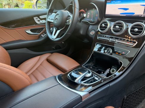 Used 2020 Mercedes-Benz C 300 4MATIC Sedan image 5