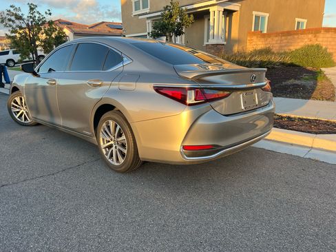 Used 2020 Lexus ES 300h 300h Sedan 4D w/ Accessory Package 2 image 6