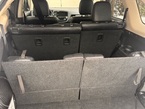 Used 2017 Mitsubishi Outlander SEL image 8