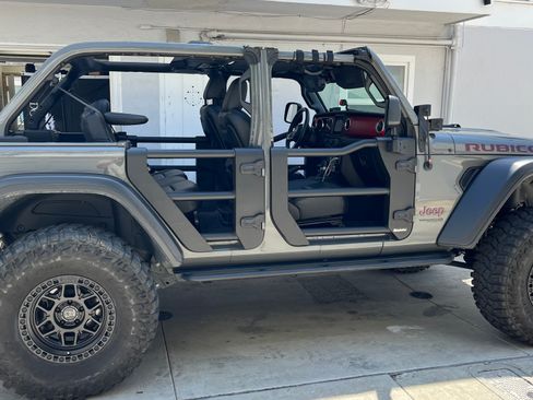 Used 2021 Jeep Wrangler Unlimited Rubicon image 25