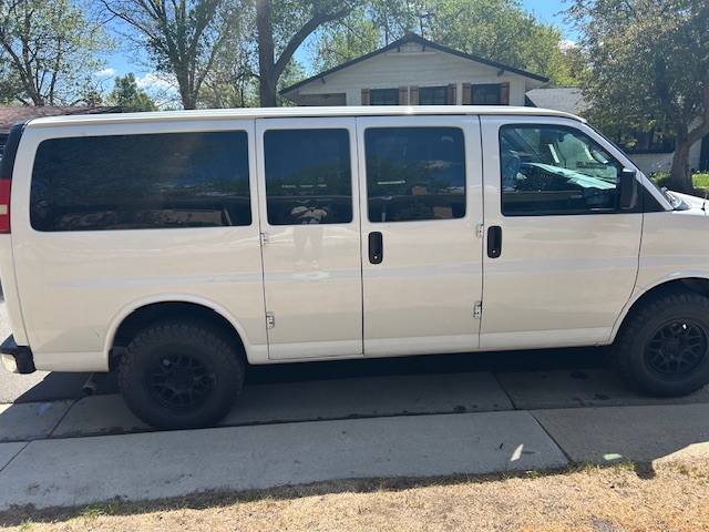 Used 2014 Chevrolet Express 1500 LT w/ LT Preferred Equipment Group AWD/4WD image 2