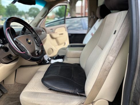 Used 2011 Chevrolet Tahoe LS w/ Convenience Package RWD image 9