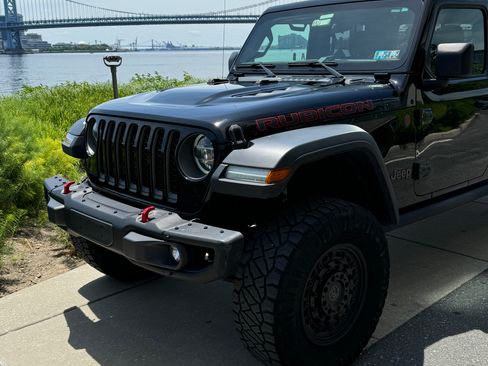 Used 2021 Jeep Gladiator Rubicon w/ LED Lighting Group image 2