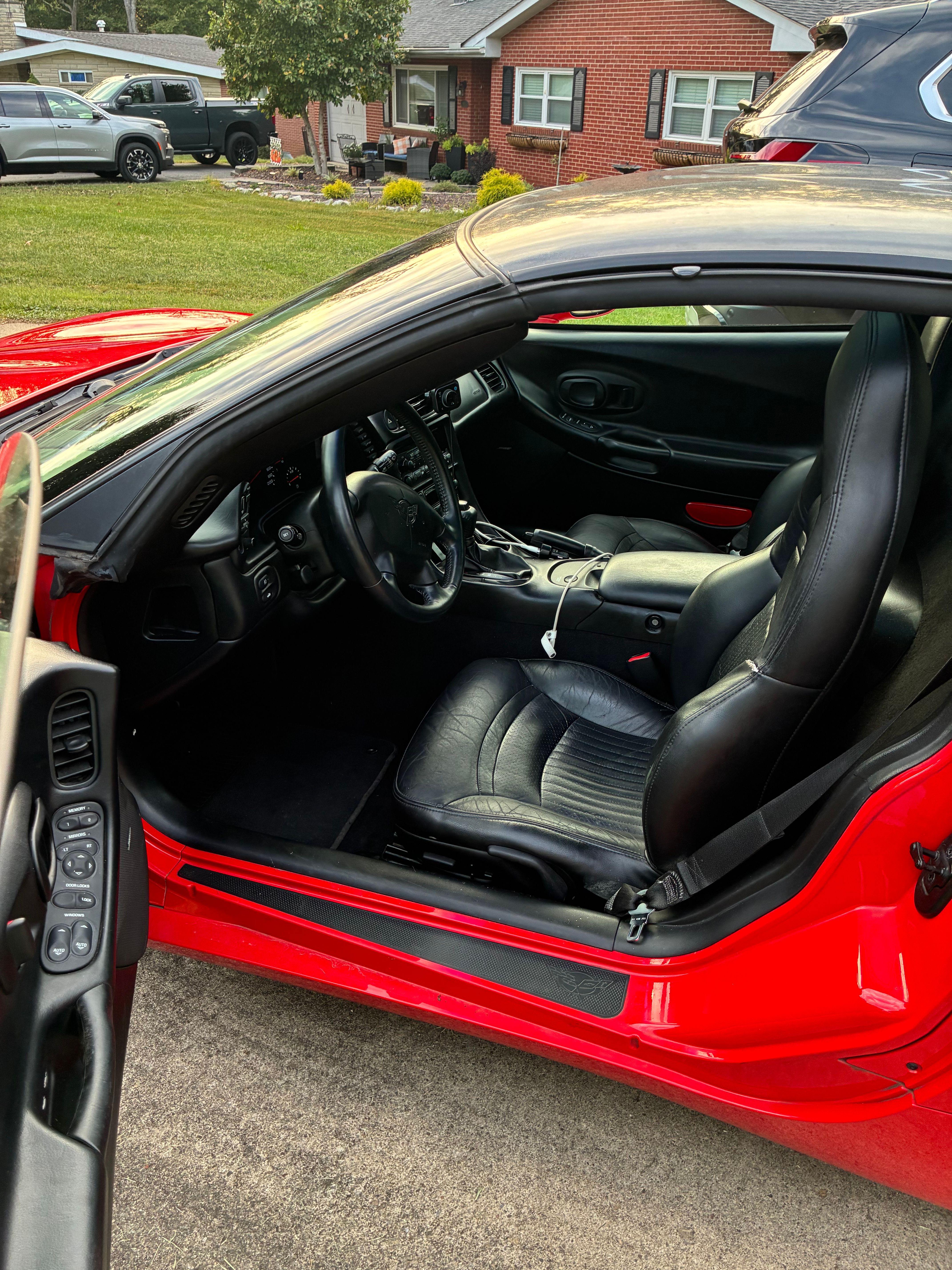 Used 2003 Chevrolet Corvette Coupe w/ Preferred Equipment Group RWD image 18
